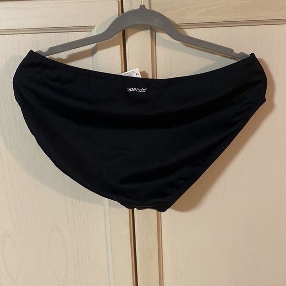 A black Speedo Bathing suit bottom in size 18 - Picture 3 of 4